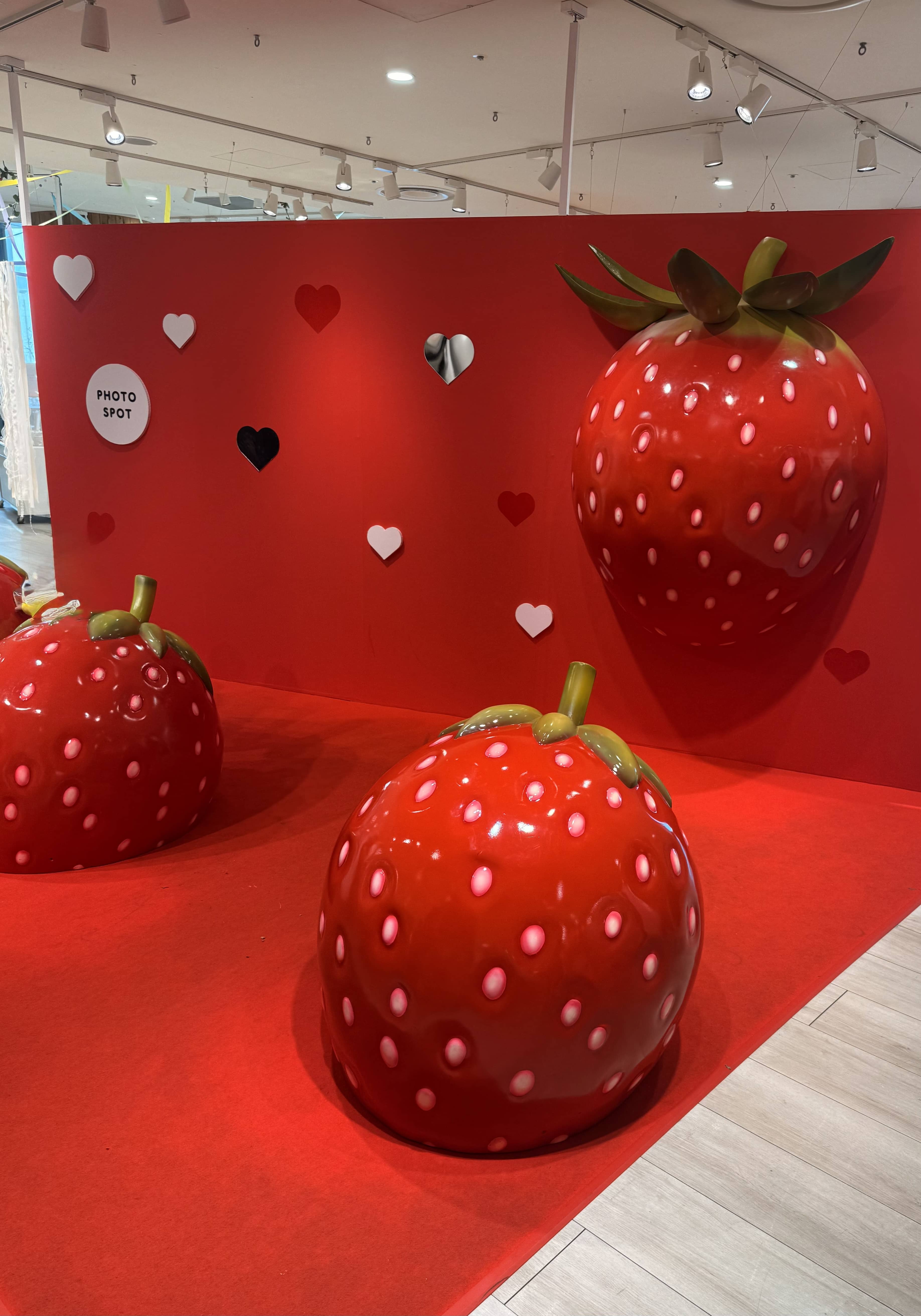 大阪・阪神百貨店 梅田本店『イチゴ🍓目線』